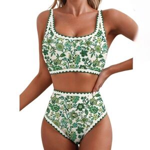 New Women’s 2 Piece Green and White Scoop Neck High Waist Swimsuit / Medium